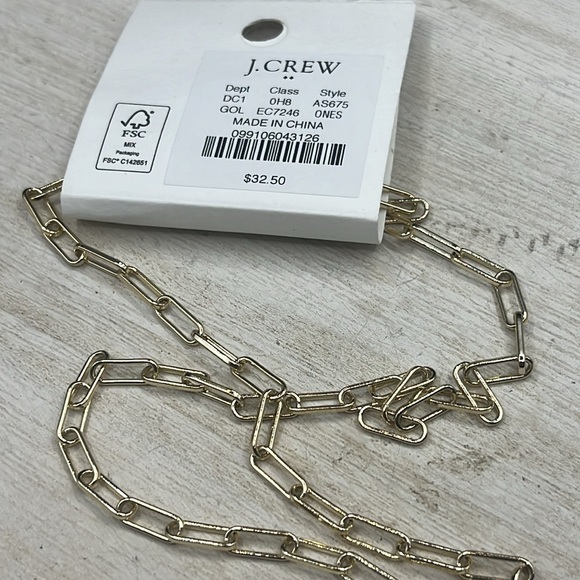 J. Crew paper clip style necklace new on card - Picture 4 of 4